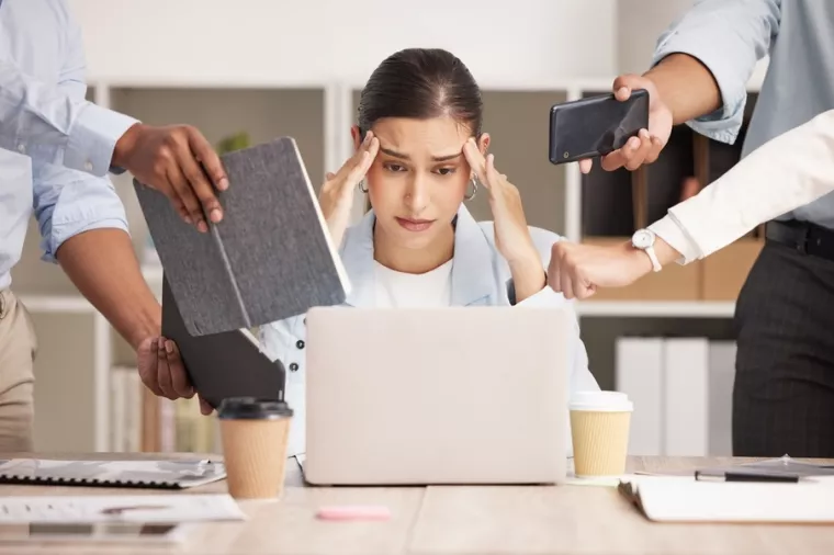 Toksična korporativna kultura, toksičnost, stres, obveze, napor, umor, iscrpljenost