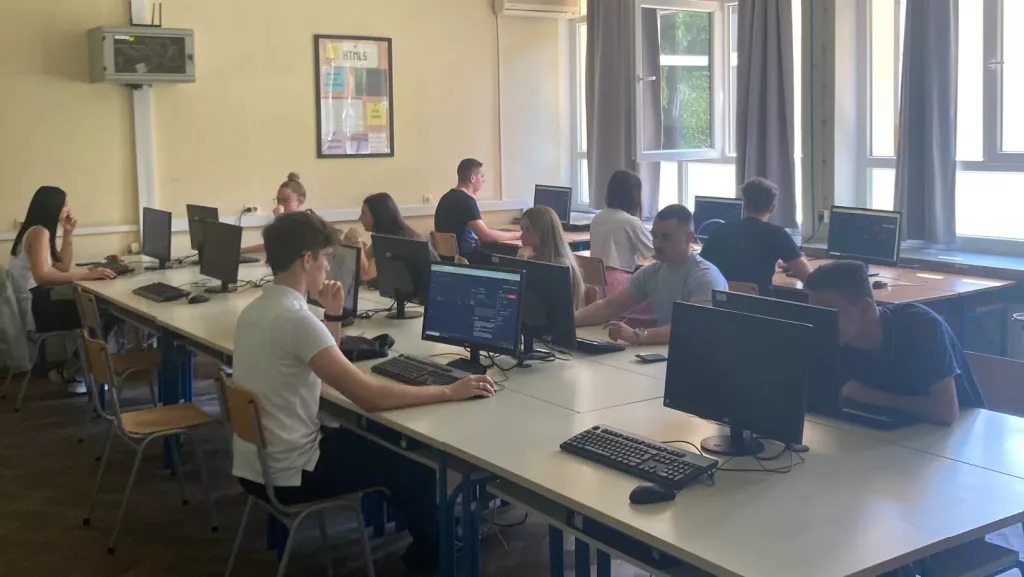 Ekonomska &scaron;kola Braća Radić Đakovo_1