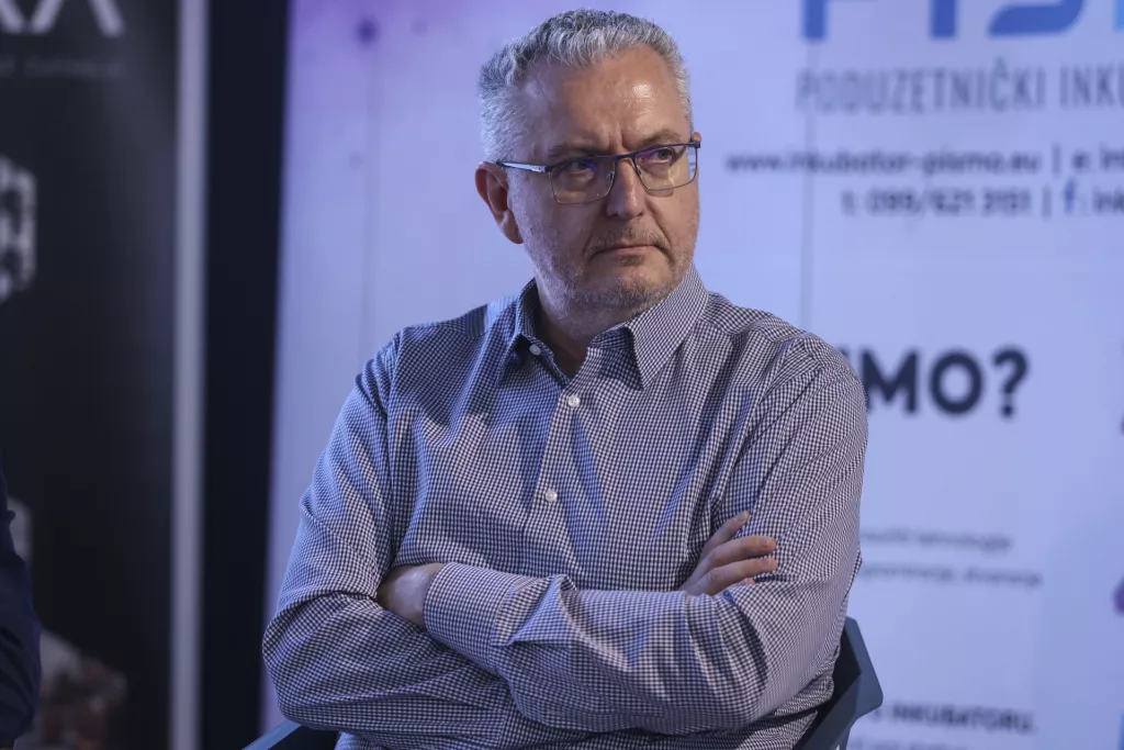 Konferencija Invest in NovskaOkrugli stol 1: Hrvatska na investicijskoj karti: Strategija i prilikeStjepan Šmit