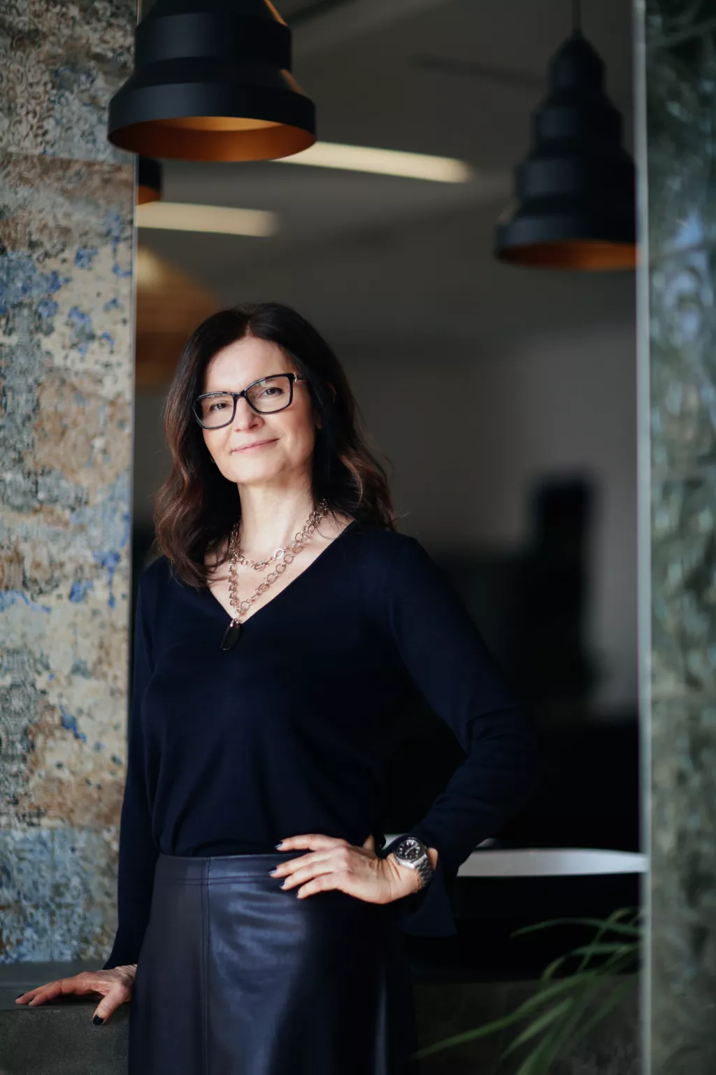 Simona Zavratnik, objašnjava kako Petrokov nije krenuo u defanzivu i smanjenje radne snage ili zaustavljanje širenja ni u ovoj krizi. Naprotiv, otvorio je dodatnu poslovnicu u Zagrebu te do kraja godine otvara još jednu u Splitu