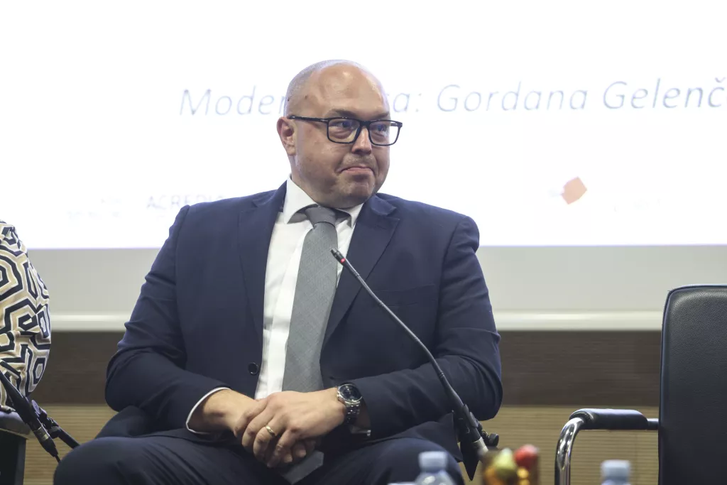 11. konferencija o izvozu: Pametni znaju čemu služi izvoz.3. panel: Važnost primjene ESG principa u izvoznom poslovanju.Uroš Zajc