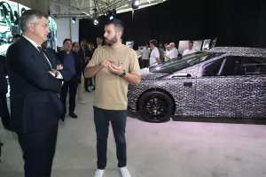 Tvrtka Mate Rimca P3 Mobility u svojem kampusu u Kerestincu je predstavila robotaksije Verne. Andrej Plenković i Mate Rimac
