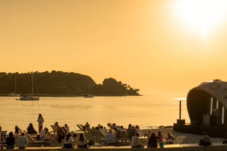 12.04.2024., Rovinj - 10. Dani komunikacija 2024. u Rovinju. - Beach afterparty