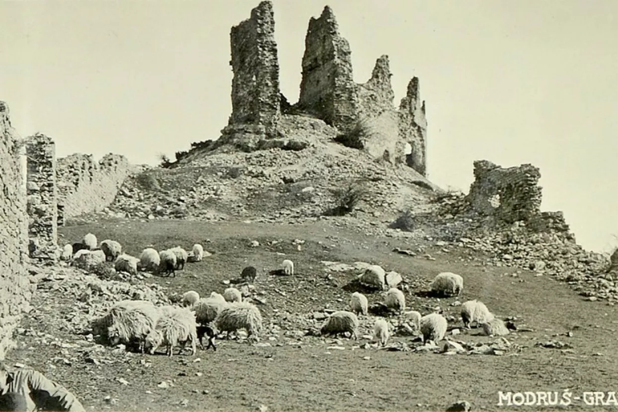 thumbnail Ruševine Tržan- grada, stara razglednica