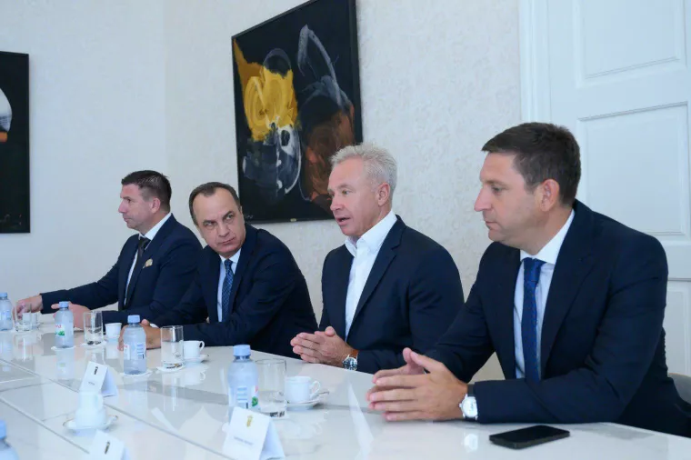 Delegacija MHP-a predvođena Yuriyem Kosyukom s predstavnicima Vlade RH i premijerom Andrejem Plenkovićem