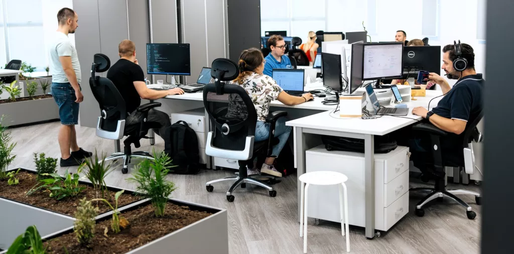 U Gaussu je oko 75 zaposlenih, pa će učenici njihove gimnazije imati priliku učiti i od vrhunskih IT stručnjaka i primjenjivati znanje na stvarnim projektima, istaknuli su