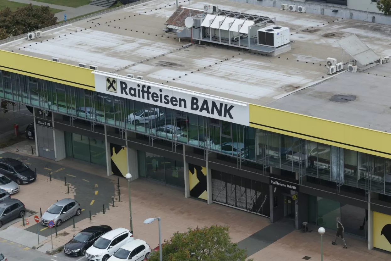 Raiffeisen bank zgrada, banka