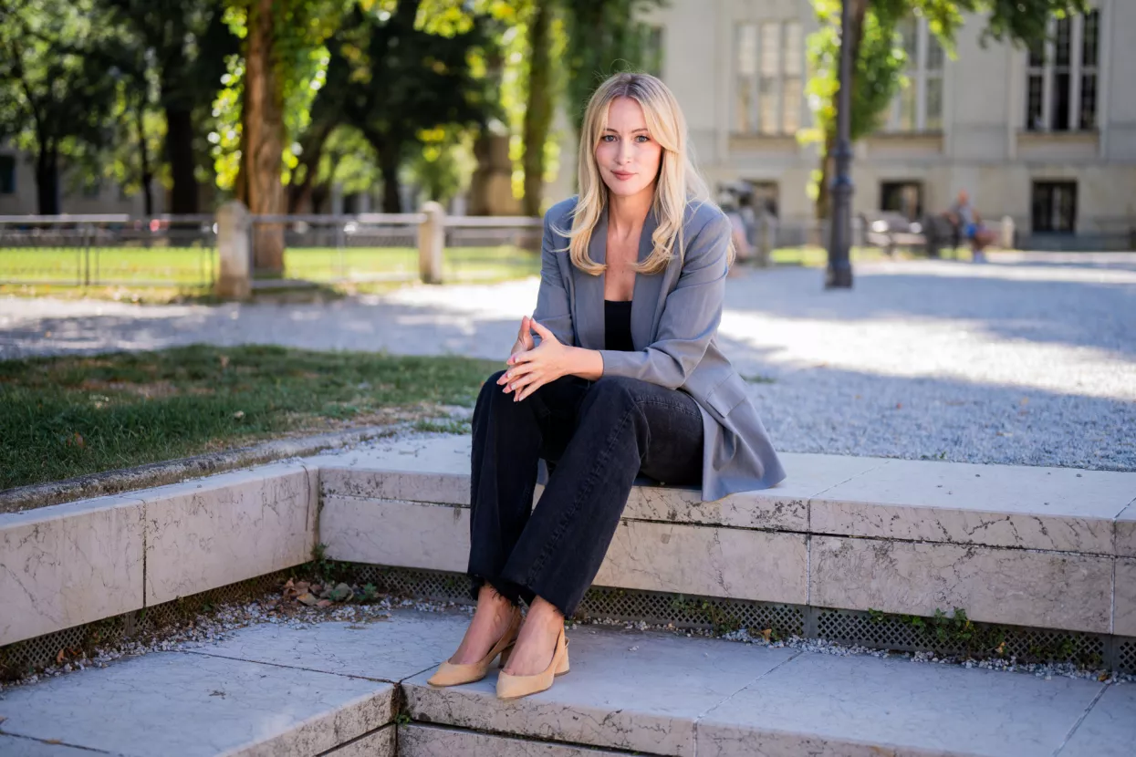 Mateja Mahnić, Flaster