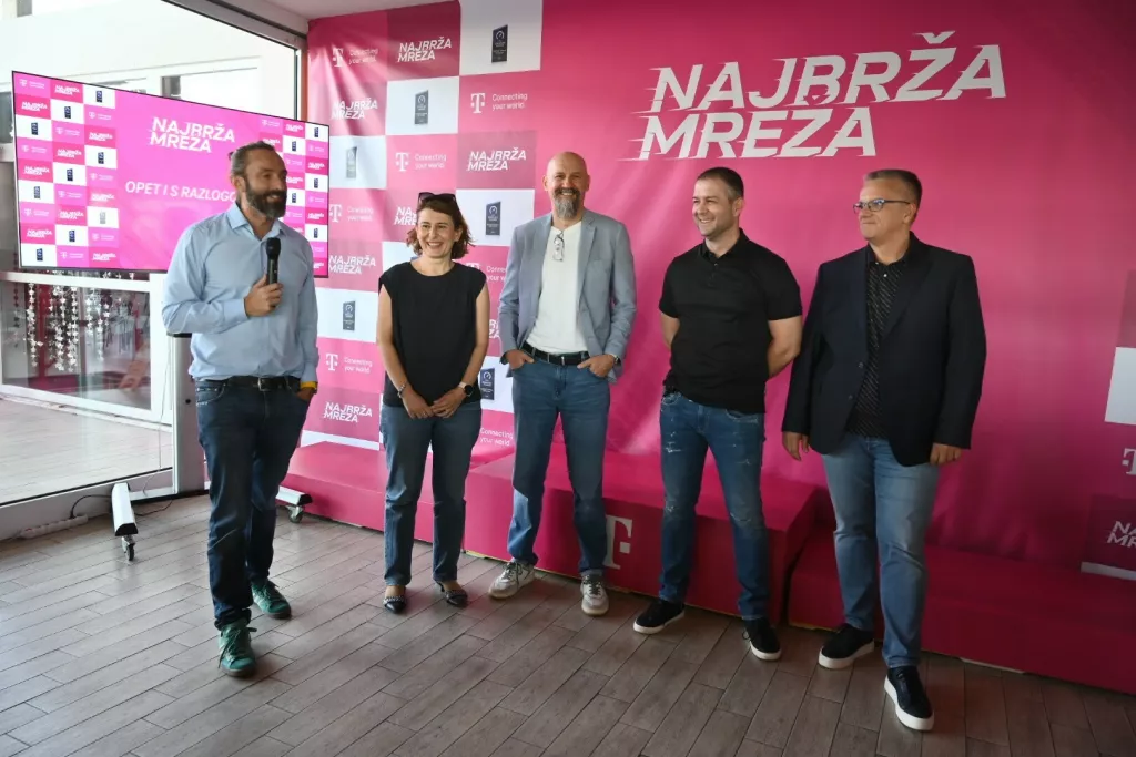 Boris Drilo, član Uprave i glavni direktor za tehniku i informacijske tehnologije (CTIO)Nataša Malić, direktorica Sektora za planiranje i inženjering pristupnih mreža,Ivan Visković, direktor Sektora za jezgrenu mrežu i usluge,Ognjen Vukoslavović, Sektora za upravljanje HT servisima,Robert Manenica, Sektor za razvoj i upravljanje portfeljem usluga za poslovne korisnike