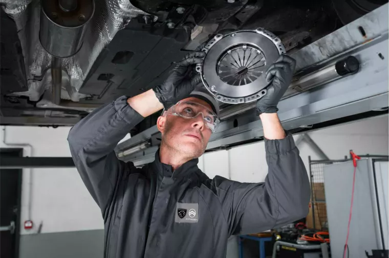 Mehaničar automobili