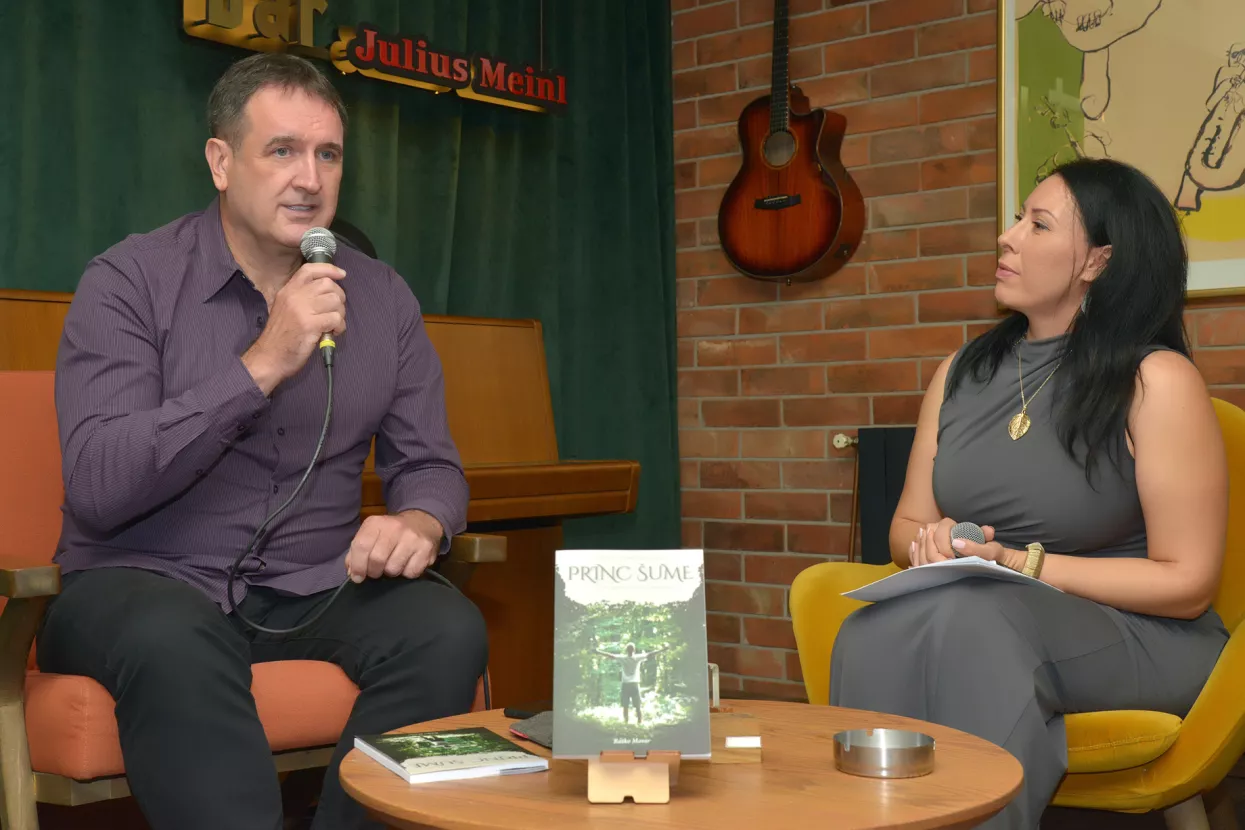 Pronocija knjige Princ šume. Ratko Mavar i Katarina Dimitrijević Hrnjkaš