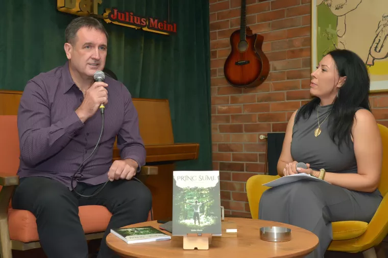 Pronocija knjige Princ šume. Ratko Mavar i Katarina Dimitrijević Hrnjkaš