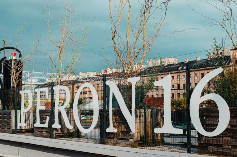 Peron 16 logo