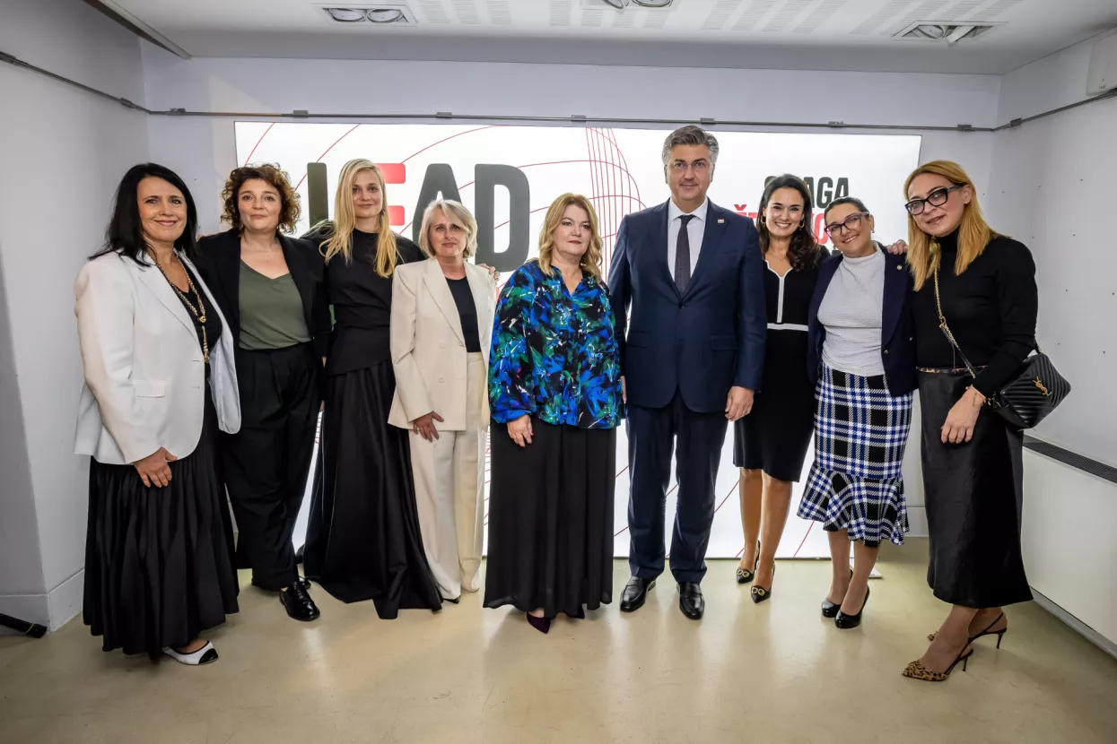 Sanja Šagur, Ivana Galić Baksa, Ivanka Mabić Gagić, Anita Cvetić Oreščanin, Jasminka Horvat Martinović, Andrej Plenković, Nadja Schaps Horvat, Nataša Kapov Kostovski i Liana Keserić 