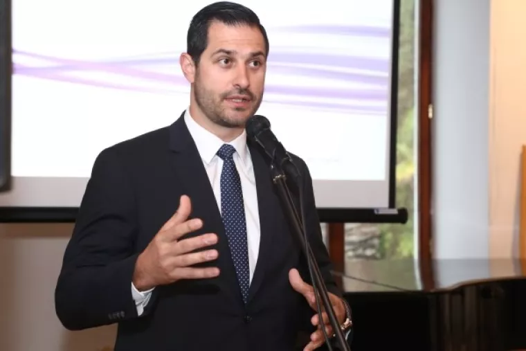 Novi zakon razdvaja domaćine od rentijera dok stranci svojim nekretninama raspolažu bez kontrole