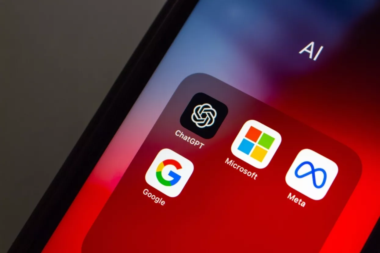 Vancouver, CANADA - Feb 27 2023 ChatGPT, an AI chatbot developed by OpenAI, with Microsoft, Meta Platforms and Google icons seen in an iPhone. Generative AI technology and Big Tech conceptual imageumjetna inteligencija