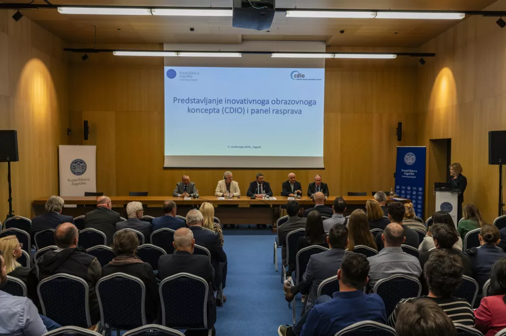 Okrugli stol: Stjepan Roglić, Reidar Lyng, Tomislav Josip Mlinarić, Ante Jukić, Marko RemenarPredstavljanje inovativnog obrazovnog koncepta CDIO, Sveučilište u Zagrebu