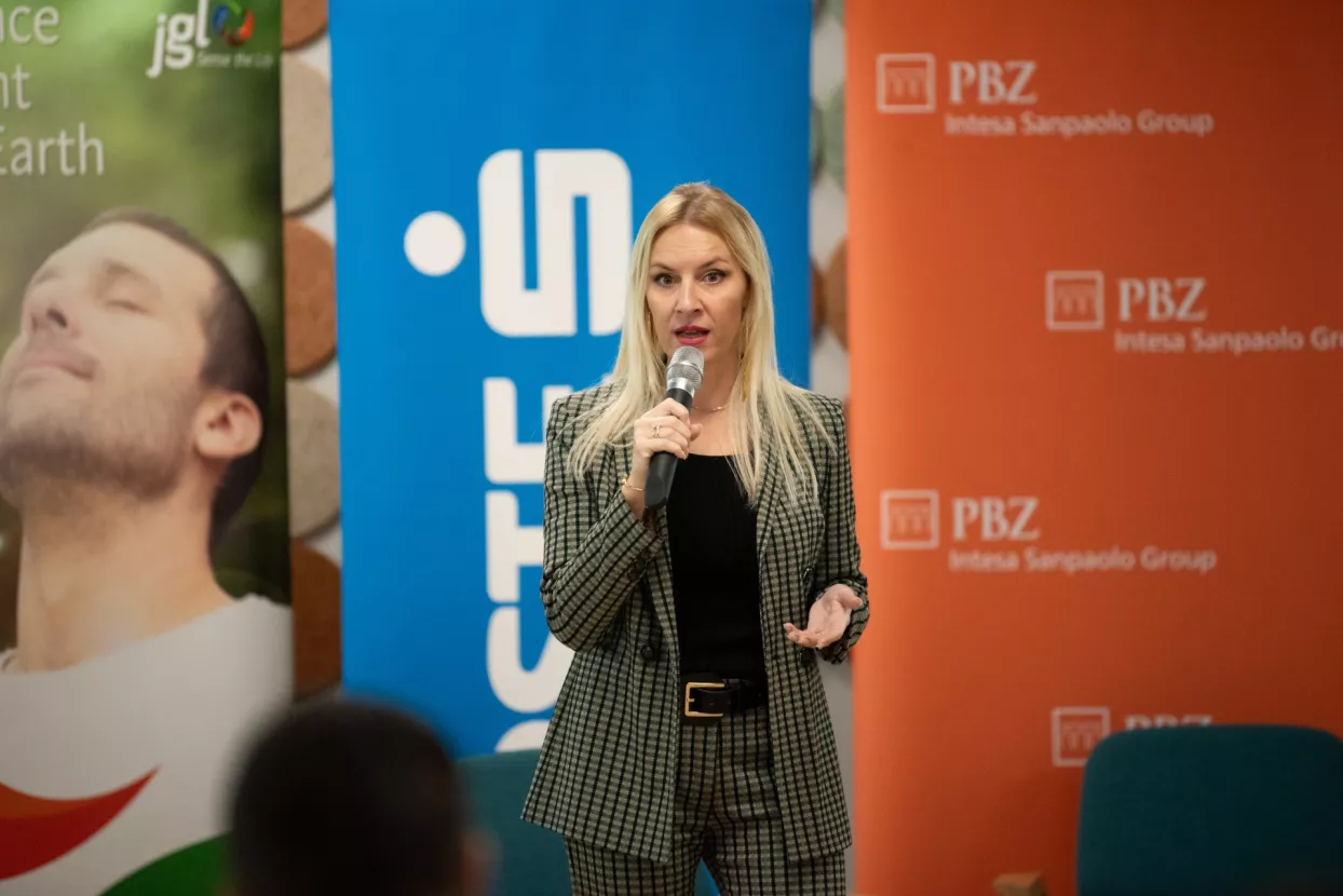 Eva Usmiani Capobianco, JGL