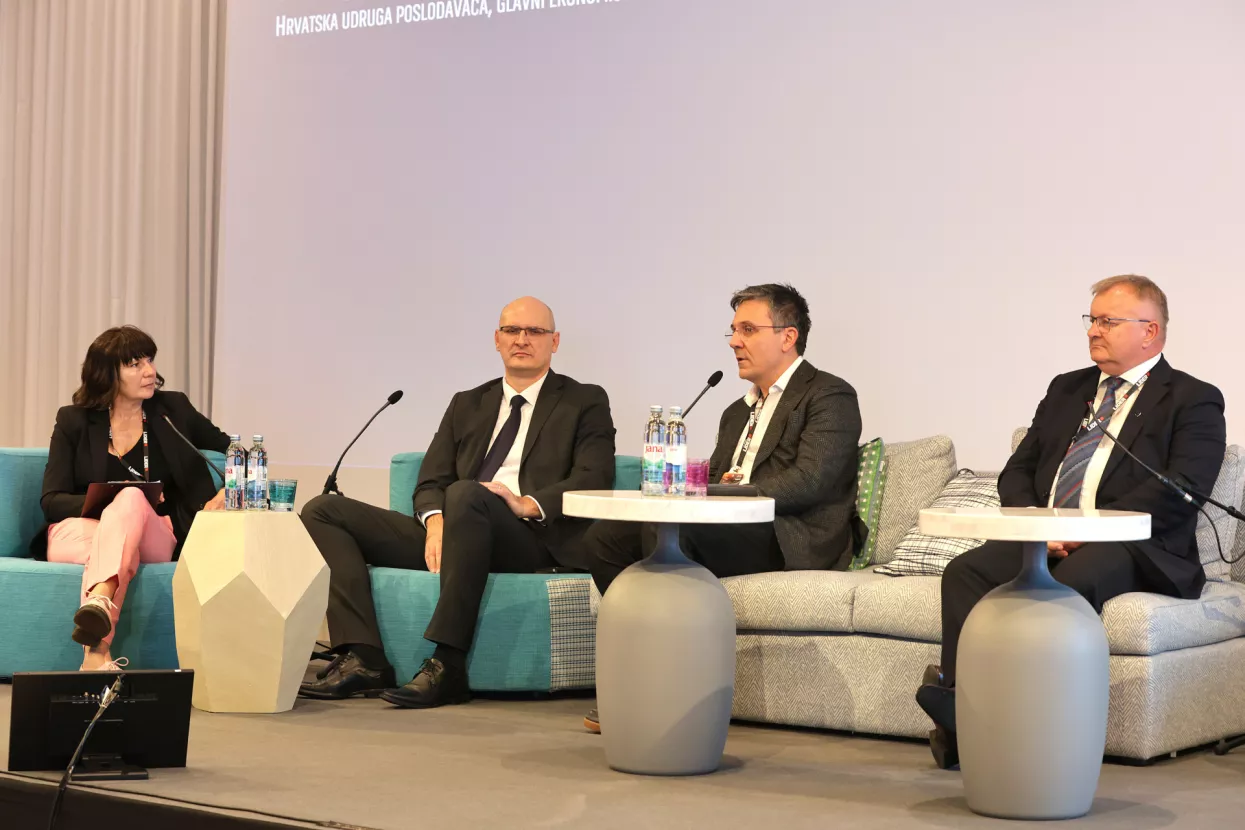 48 SATI 2024. Okrugli stol "Novi paketi poreznih reformi" Gordana Gelenčer, Božidar Kutleša, Hrvoje Stojić i Željko Turk