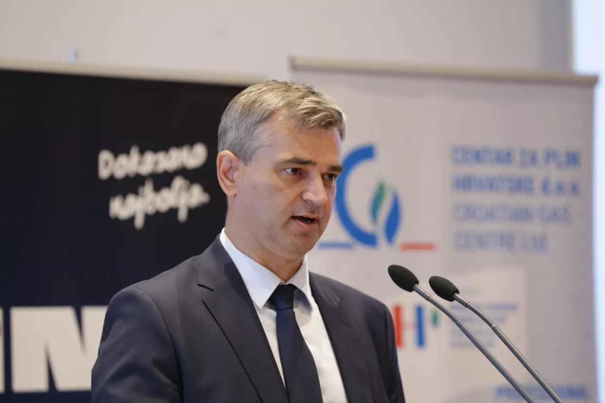 OKRUGLI STOL"Uloga prirodnog plina u prometu danas" povodom "Blue Corridor Rally 2019"Dalibor Pudić