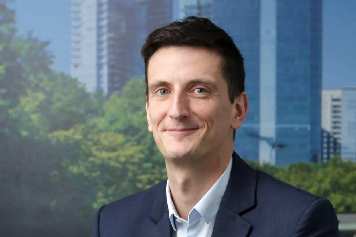 Arthur Va&scaron;arević, Schneider Electric