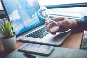 usporavanje rasta, spori rast plaća, plaće, BDP, IT sektor, financije, sporo, vrijeme