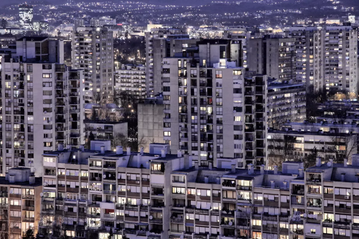 ZAGREB, NOĆNA SNIMKA, ZGRADE U ZAGREBU, OSVJETLJEN GRAD