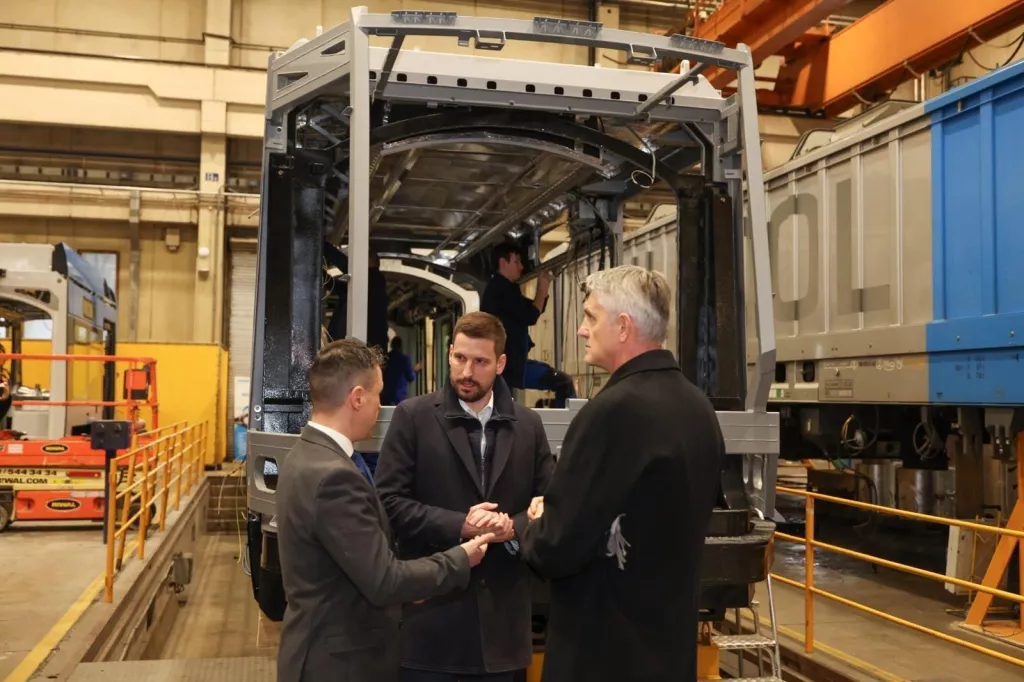 Predsjednik Uprave KEV-a Josip Ninić, osječki gradonačelnik Ivan Radić i predsjednik Uprave Končara Gordan Kolak