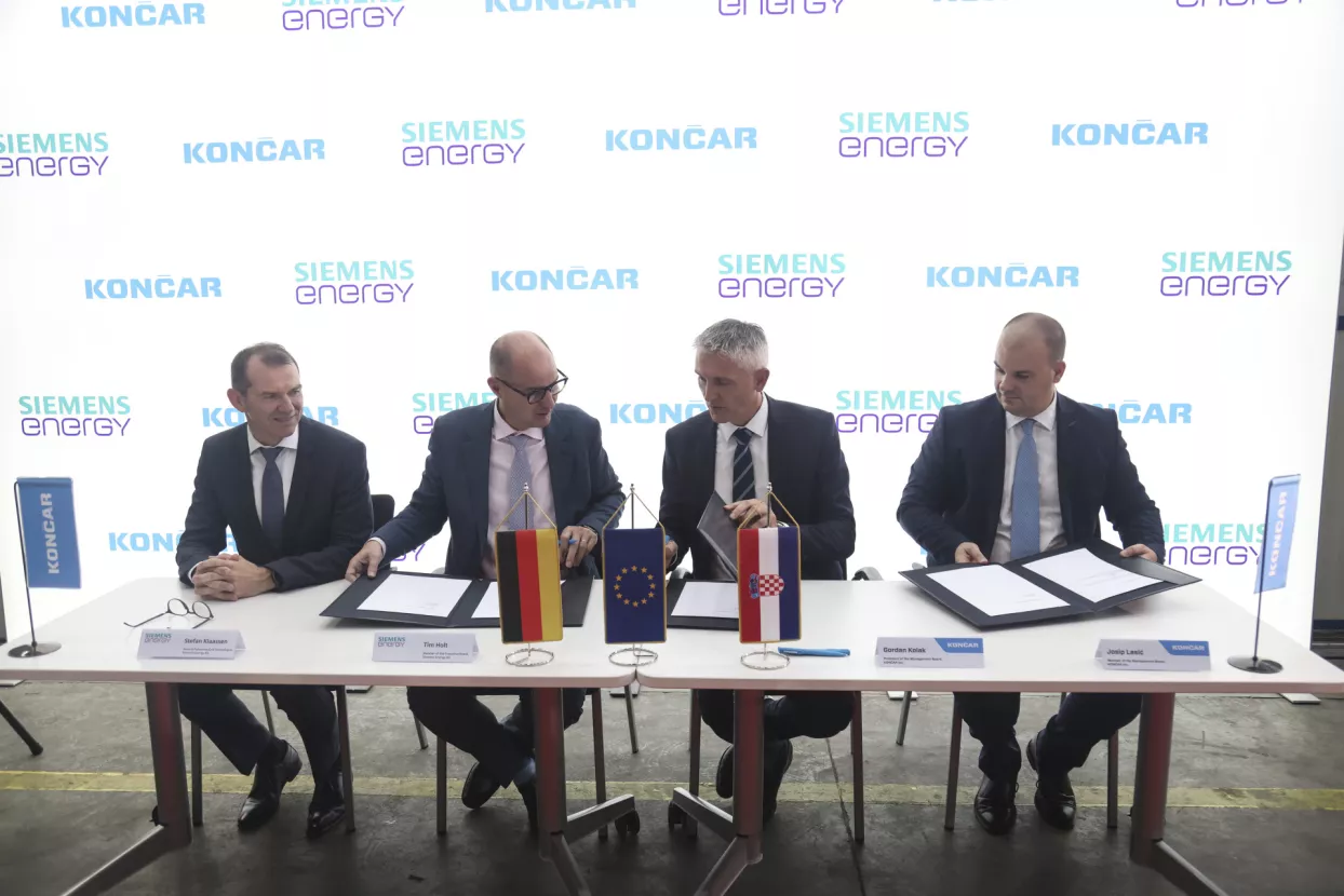 Potpisivanja Sporazuma o zajedničkom pothvatu između Končara i Siemensa. Stefan Klaassen, Tim Holt, Gordan Kolak, Josip Lasić