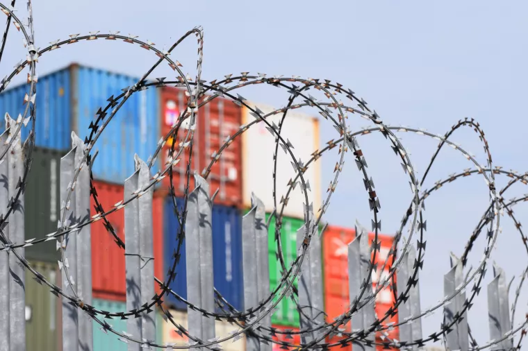 Carine, napetost, trgovina, volatilnost