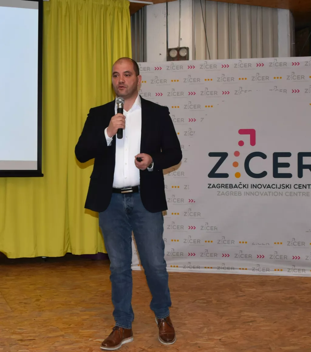 Frane Šesnić, Zicer