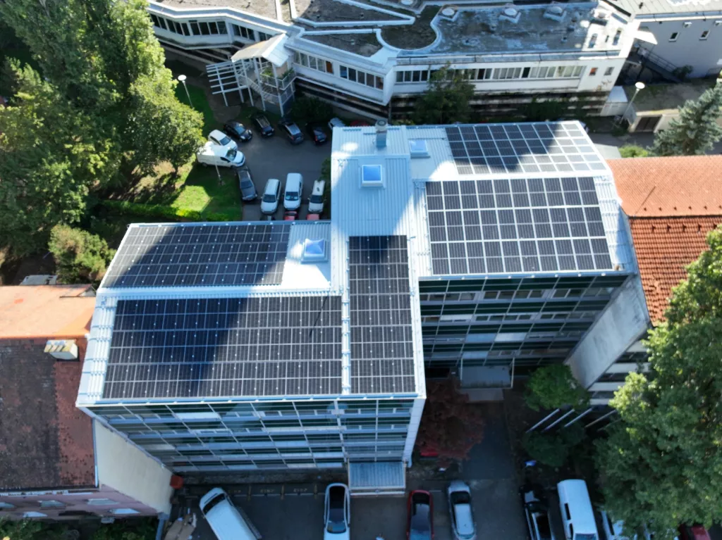 Fotonaponska elektrana na krovu Energetskog instituta Hrvoje Požar (EIHP) 