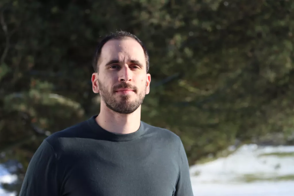 Toni Vitali, financijski bloger, Škrti otočanin