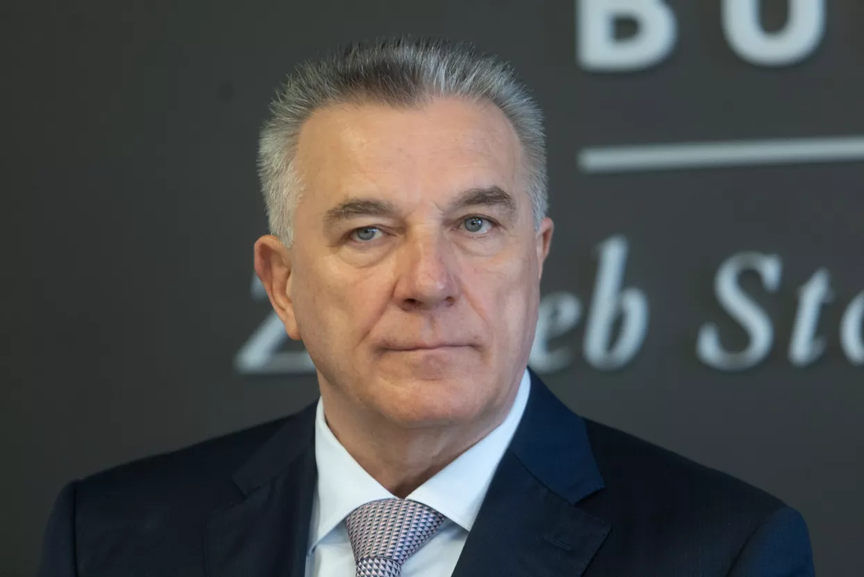 Na Zagrebačkoj burzi puštene u trgovanje dionice ING- Grada.Branislav Brizar.