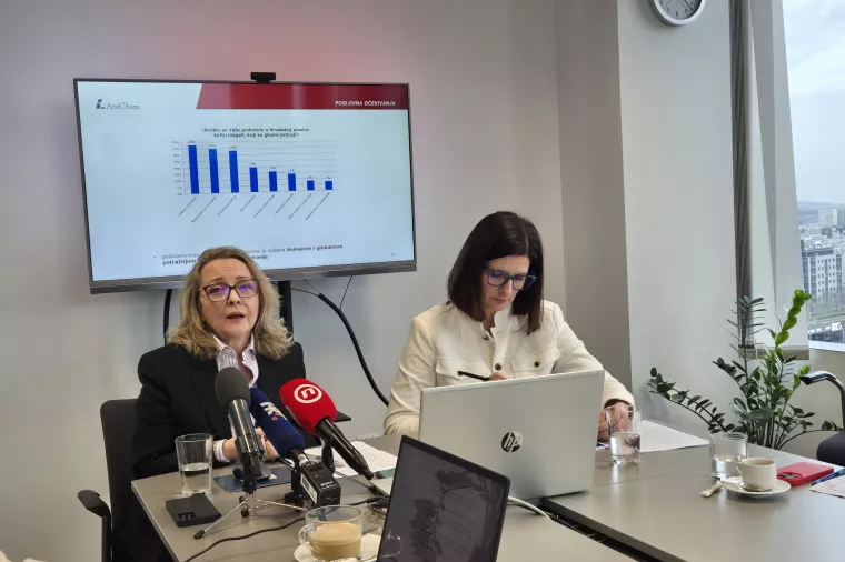 Andrea Doko Jelušić i Rina MusićAmCham pressica o istraživanju poslovanja u Hrvatskoj