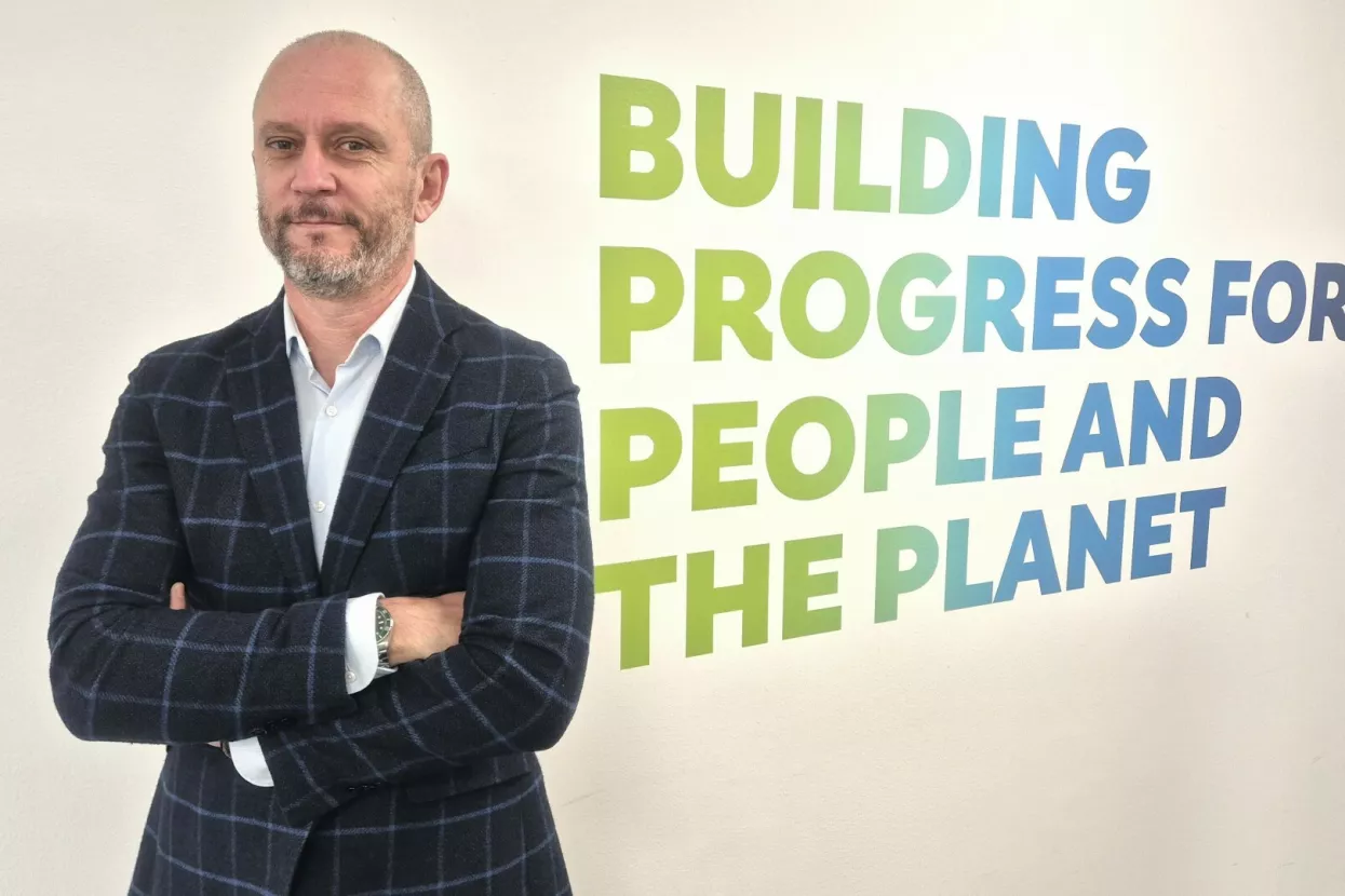 Mihajlo Mirković, Holcim