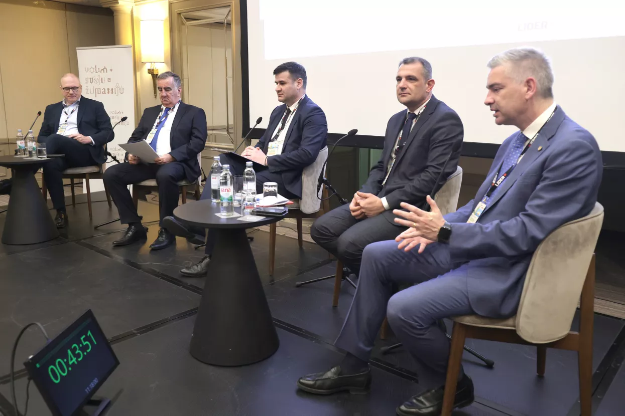 Održivi turizam, Okrugli stol: Sa&scaron;a Popovac, Boris Žgomba, Ognjen Vukmirović, Matija Posavec i Boris Miletić