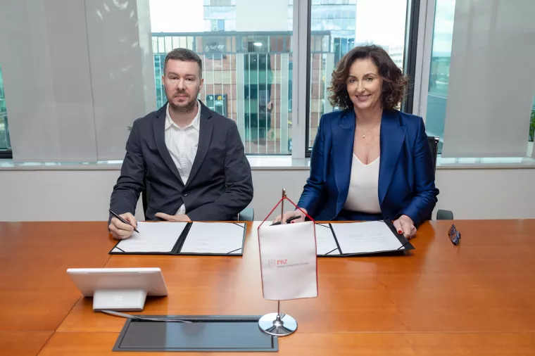 Jurica Gorup, vlasnik i direktor društva Solaris Pons i Vedrana Jelušić Kašić, članica Uprave PBZ-a