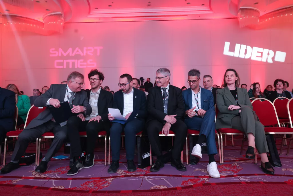 Smart cities 2025.Željko Turk,Dražen Lučanin, Tomislav Toma&scaron;ević, Miodrag &Scaron;ajatović, Dominik Philipp, Bojana Božanić