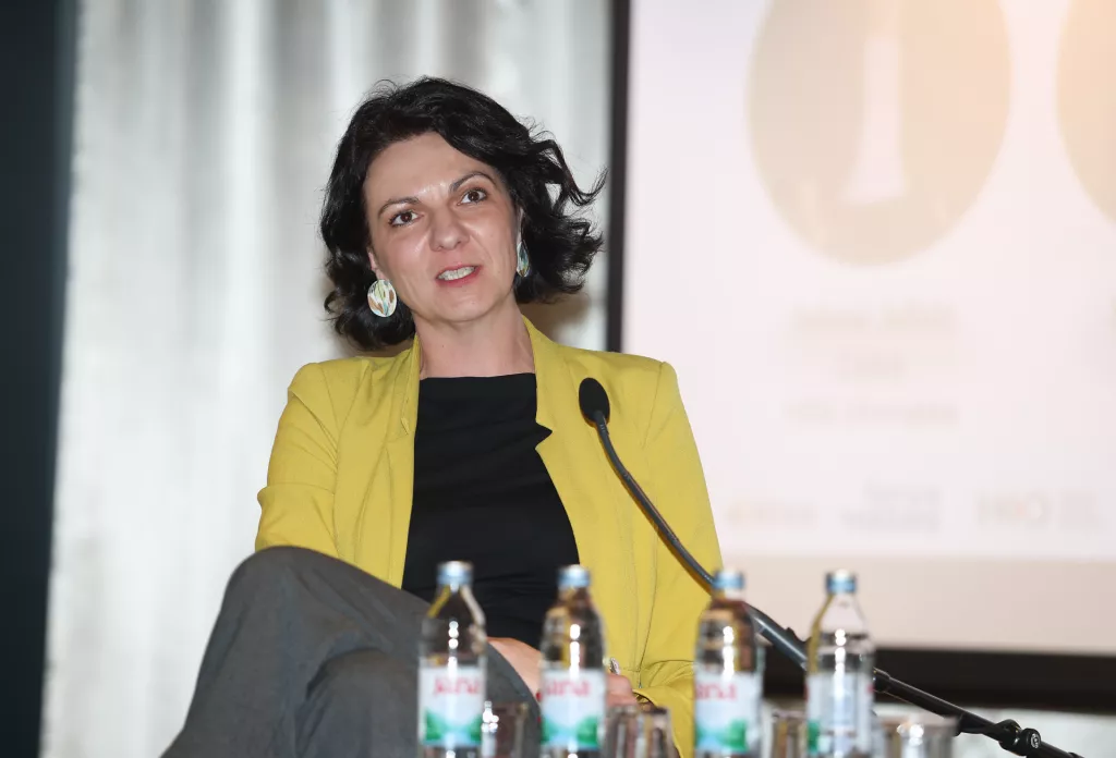 Budućnost obiteljskih tvrtki. Panel: HR pristupi u procesu akvizicja.Jelena Jelinić Cvirn