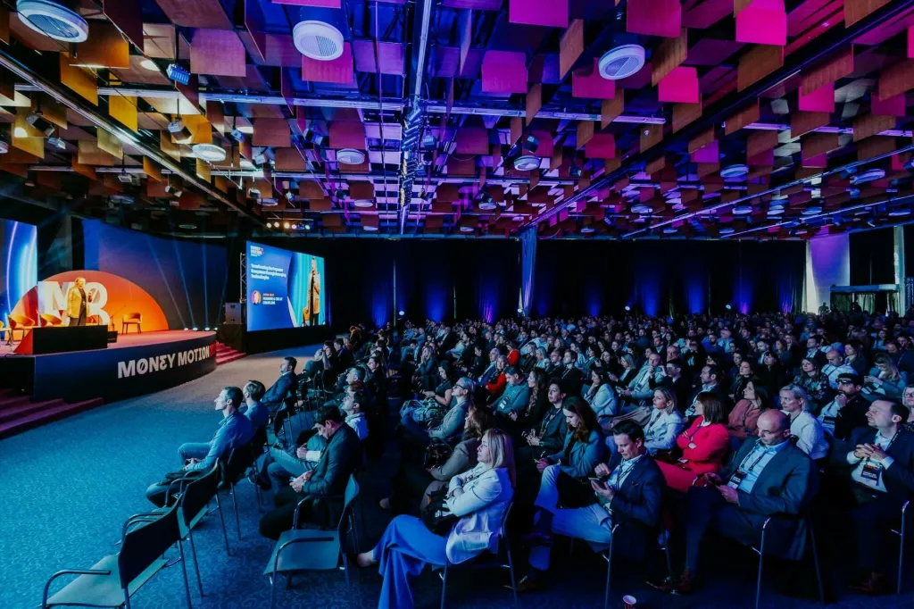 Money Motion atmosfefra