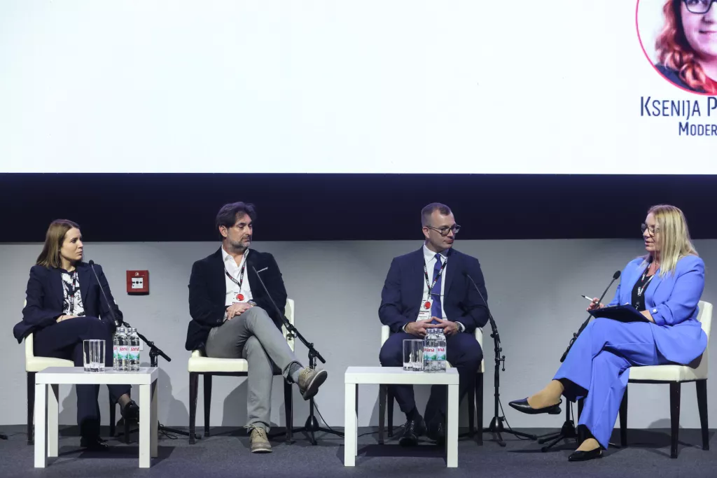 Financijski forum.Okrugli stol: Globalni šokovi i financijski sektor.Buga Nanković, Marko Čižmek, Andrej Krvavica, Ksenija Puškarić.