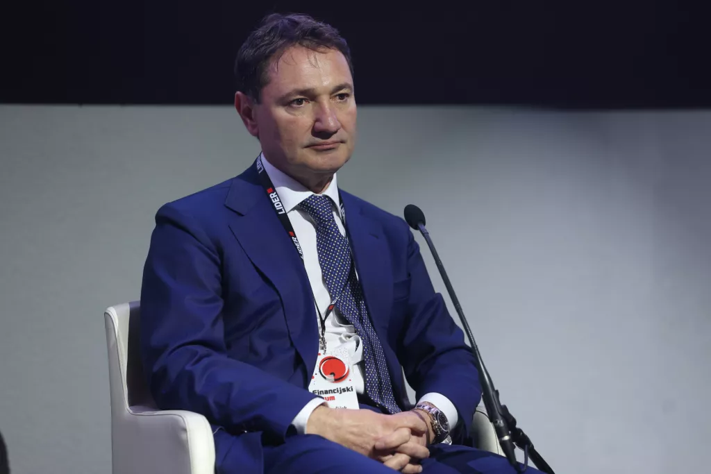 Financijski forum.Okrugli stol: Investicijski fondovi i strategije financiranjarasta kompanija.Igor Čičak