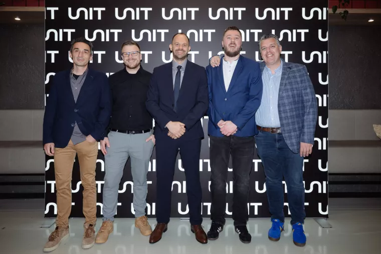 Sven Marušić, Antonio Perić Mažar, Ivan Bešlić, Vlatko Vlahek, Frane BorozanCisex postao Unit