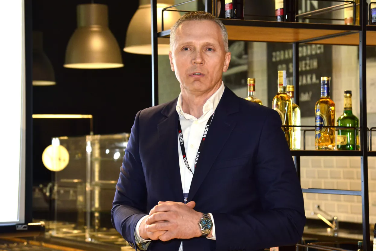 37. klub izvoznika, Darko Knez