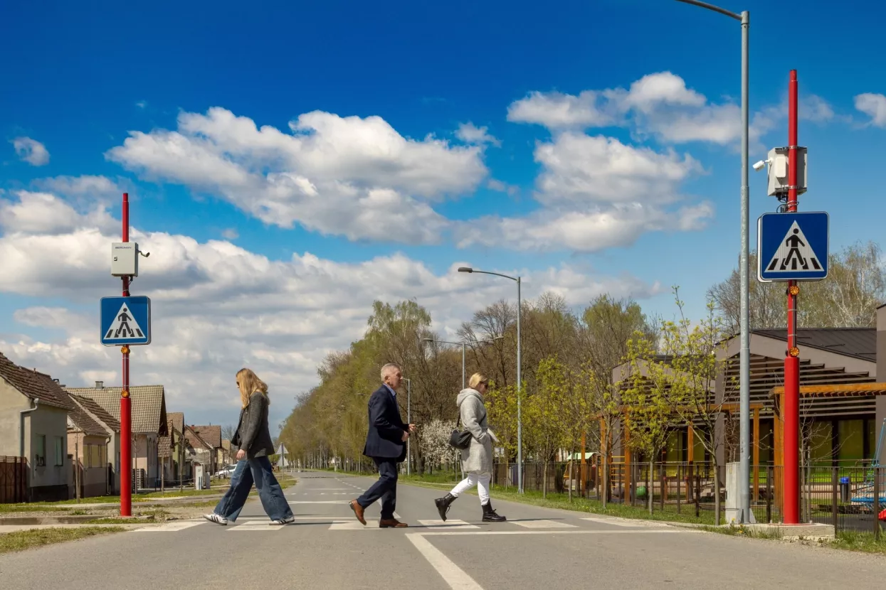 Pametni pješački prijelaz, Općina Semeljci