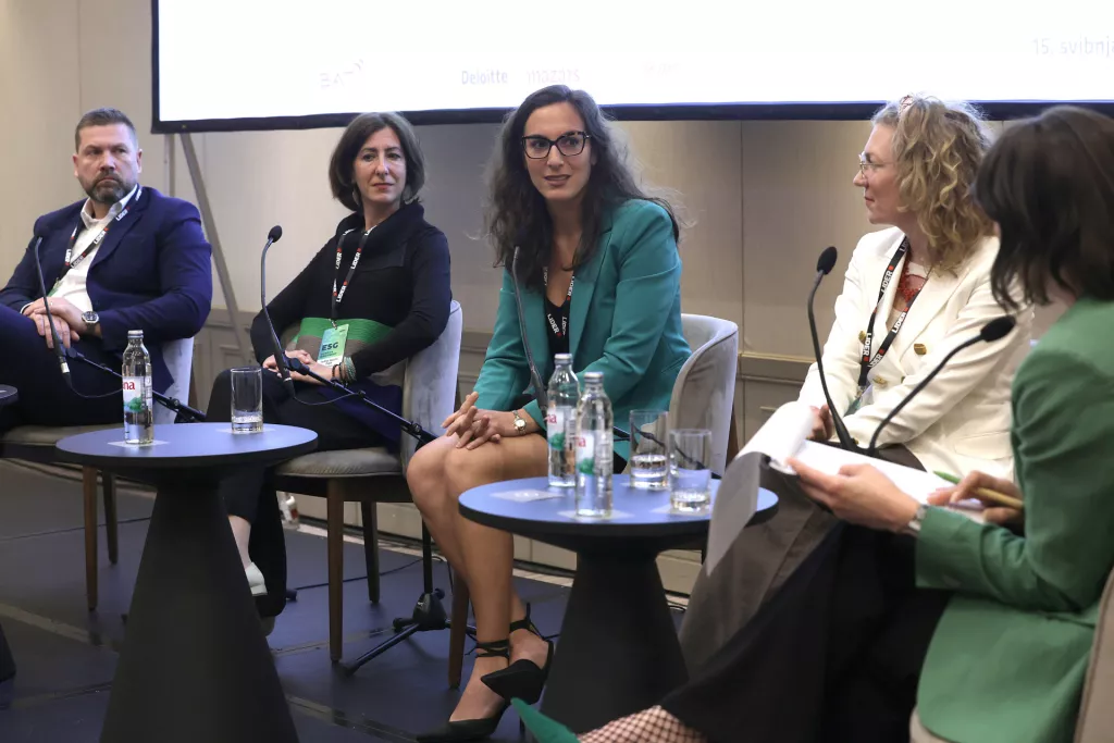Konferencija ESG 2025. Panel "Održiva Europa - iskustva iz prakse" Vladimir Sabo, Judita Cuculić Župa, Carlotta Logli, Antonija Mršić Radas i Gordana Gelenčer