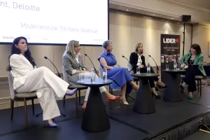 Konferencija ESG 2025. Panel "Izrada izvješća - iskustva iz prakse" Tihana Bažant, Nikolina Kolarić, Kristina Mumić, Nataša Mikuš Žigman i Gordana Gelenčer