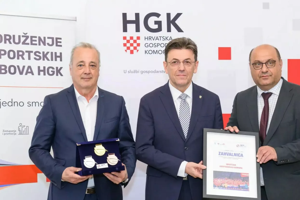 Poljak, Luka Burilović, Tomislav GrahovacHrvatski rukometni savez uručio priznanje HGK za doprinos sportu