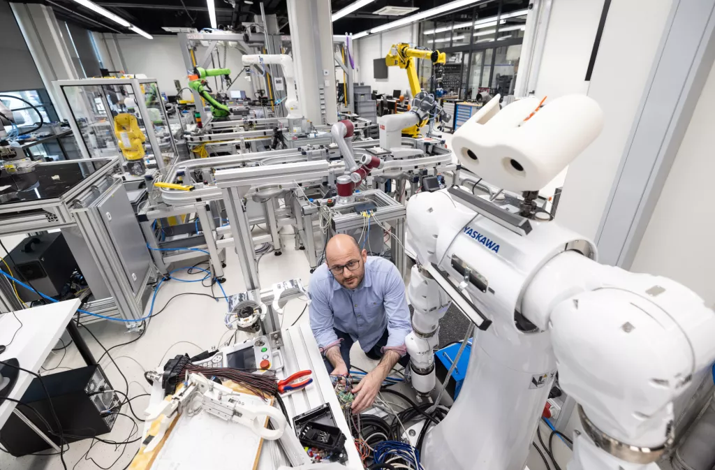 Fakultet strojarstva i brodogradnje- Katedra za autonomne sustave i računalnu inteligenciju- CRTA.Dr.sc Filip &Scaron;uligoj mag. ing docent